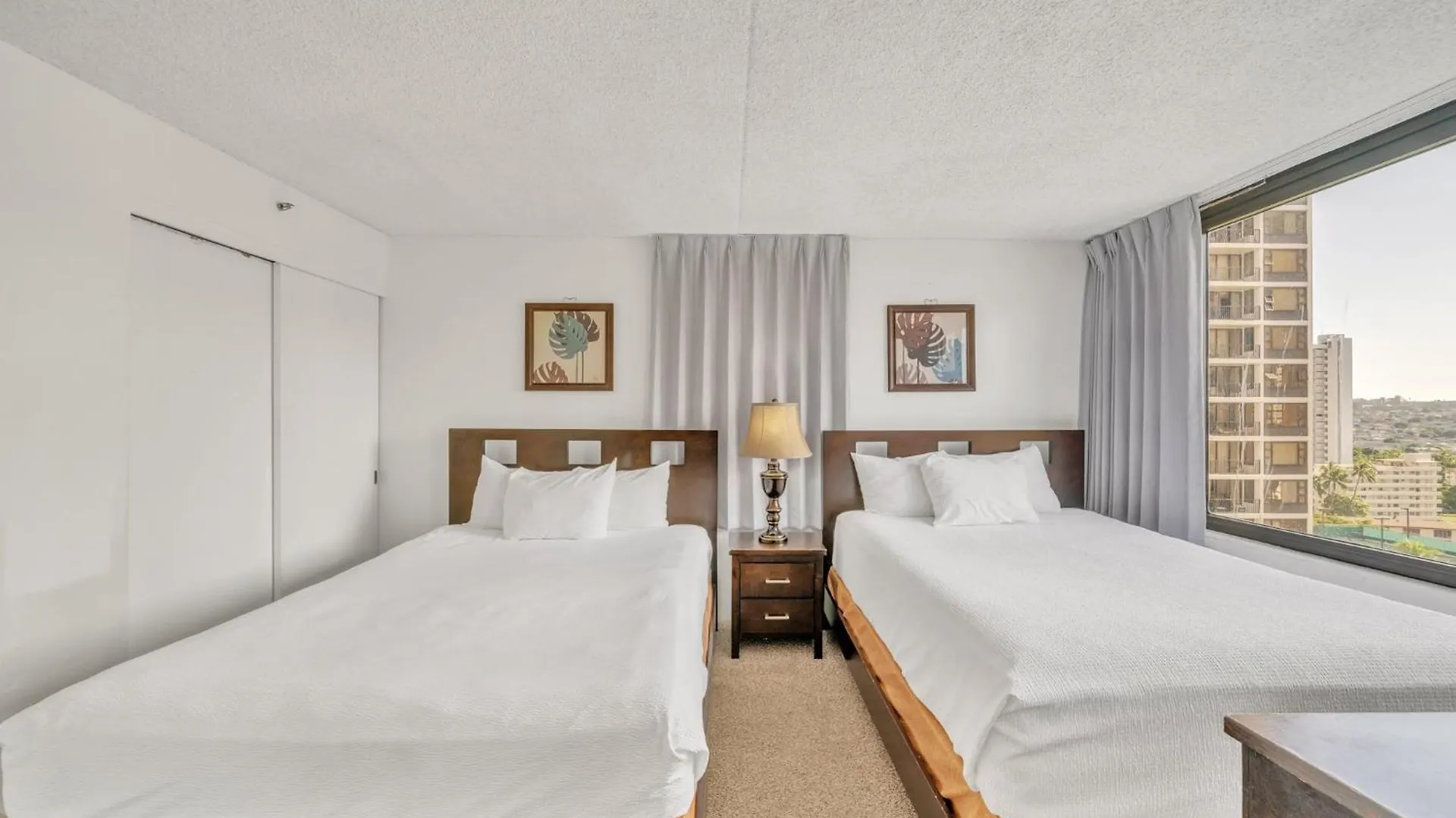 Excellent Diamond Head View Condo - Remodeled! Honolulu